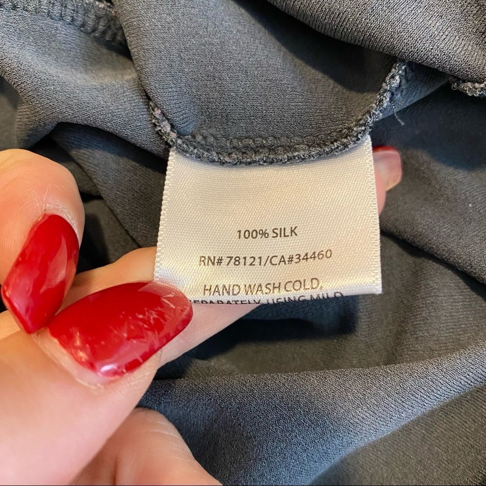 Eileen Fisher Grey Sleeveless Silk Tunic Top Size Medium Petite - Picture 4 of 11